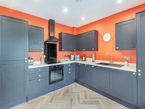 Dishwasher, cookware/dishes/utensils