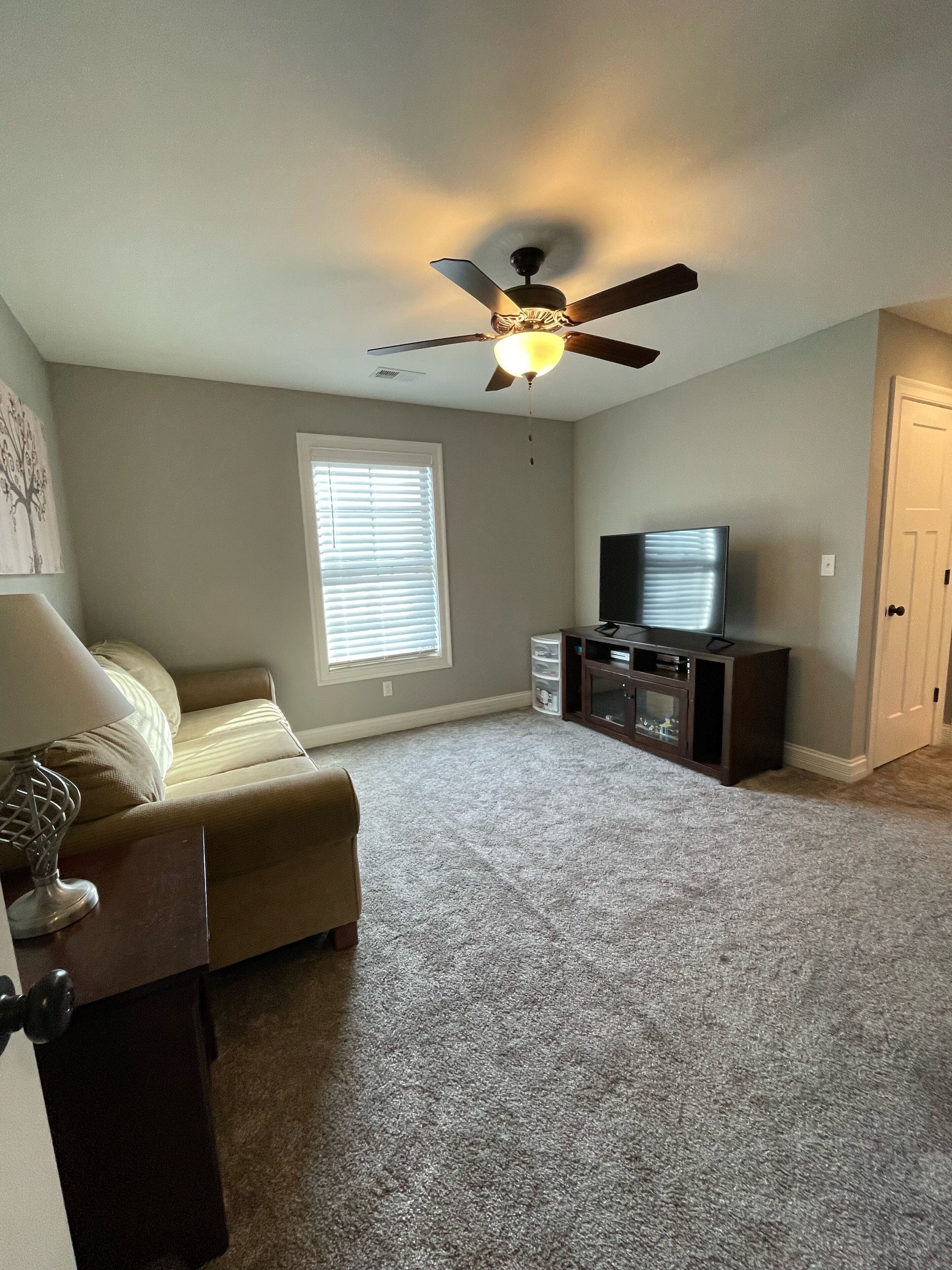 Beautiful Home With Pool & Home Gym! Just 20 Min To Ky Derby & Downtown! - Louisville