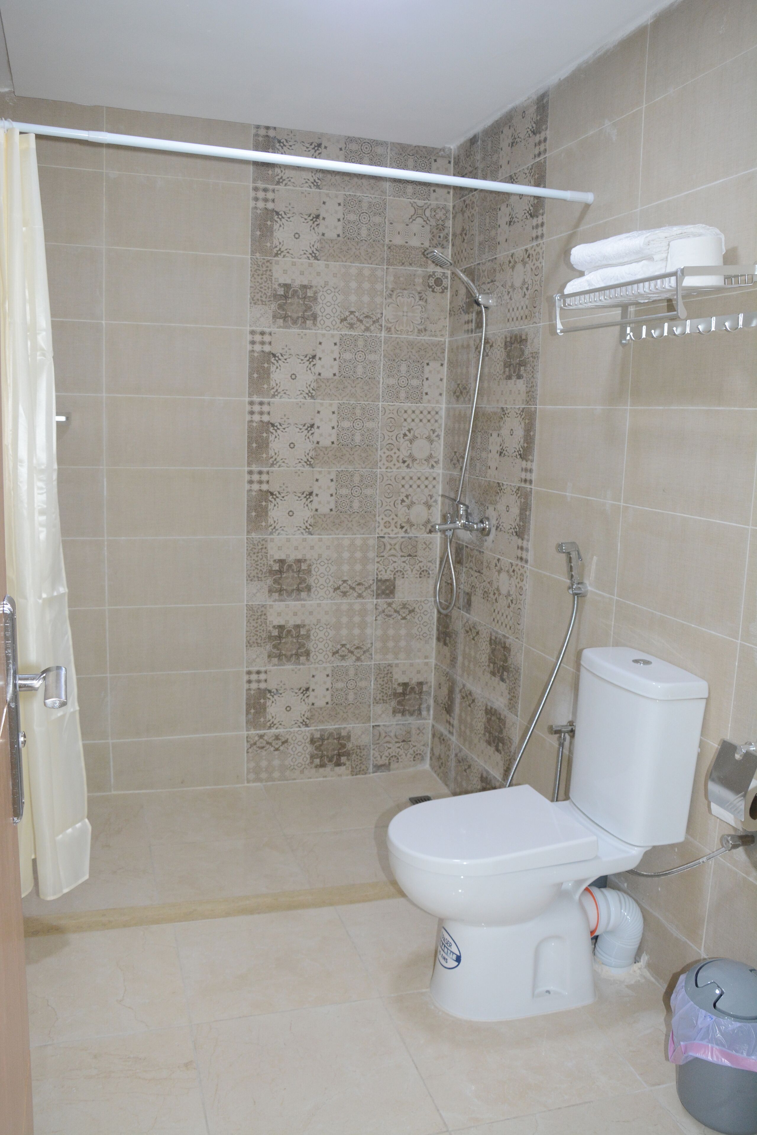 تجهيزات دش، مناشف، صابون، شامبو