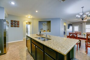 House (4 Bedrooms) | Private kitchen - Beautiful San Antonio Home w/ 75" TV & King Bed (San Antonio)
