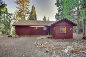 House (2 Bedrooms) | Interior - Serene Nevada City Cabin: 4 Mi to Scotts Flat Lake (Tacoma)