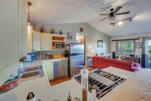 House (2 Bedrooms) | Interior - Serene Nevada City Cabin: 4 Mi to Scotts Flat Lake (Tacoma)