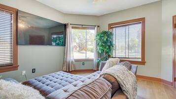 Apartment (3 Bedrooms) | Front of property