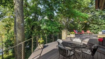 House (6 Bedrooms) | Interior