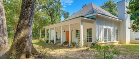 Cottage (3 Bedrooms) | Front of property