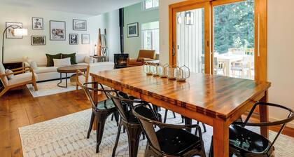 Modern Mountain Haven: 5 Mi to Mt Snow Slopes!