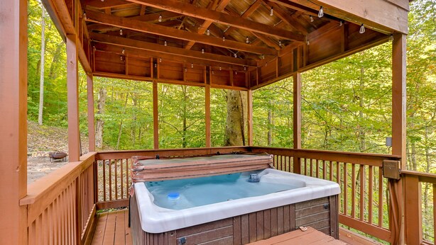 Outdoor spa tub - Cozy Cabin w/ Hot Tub in Heart of Red River Gorge! (Stanton)