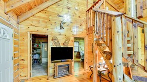 Living area - Cozy Cabin w/ Hot Tub in Heart of Red River Gorge! (Stanton)