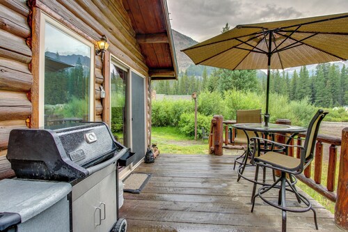 Montana Mountain Getaway - 1 Mi to Yellowstone!