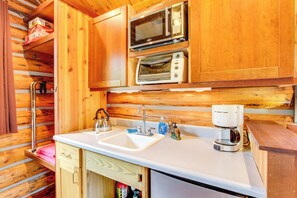 Interior - Montana Mountain Getaway - 1 Mi to Yellowstone! (Silver Gate)