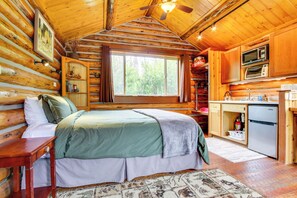 Apartment (0 Bedroom) | Interior - Montana Mountain Getaway - 1 Mi to Yellowstone! (Silver Gate)
