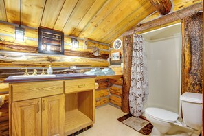 Apartment (0 Bedroom) | Interior - Montana Mountain Getaway - 1 Mi to Yellowstone! (Silver Gate)