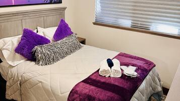 3 bedrooms, desk, iron/ironing board, travel crib