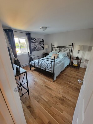 2 chambres, fer et planche à repasser, Wi-Fi gratuit, draps fournis