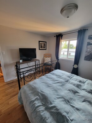 2 bedrooms, iron/ironing board, free WiFi, bed sheets - La Campagne Près de la Ville.5 Minutes du Vieux Terrebonne Convient aux Familles (Laval)