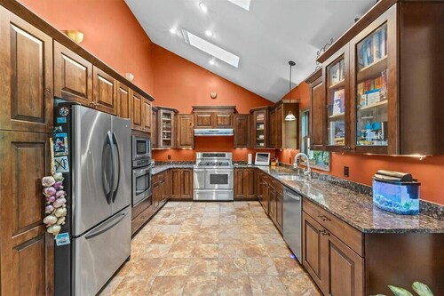 Beautiful 3 BR Cedar Ranch Home with Awesome Master and Cooks Kitchen