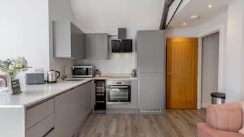 Fridge, microwave, oven, dishwasher