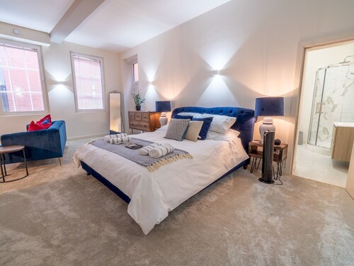 Super Luxurious 2 bedroom Lace Market Apartment - Pass the Keys