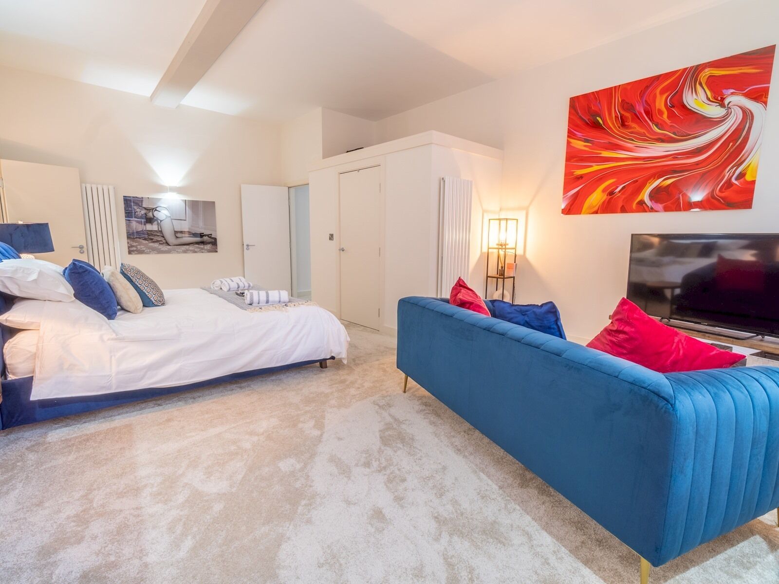 2 bedrooms, iron/ironing board, free WiFi, bed sheets