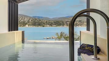 Presidential Sea View Suite with Hammam & Private Sky Pool | Down comforters, minibar, in-room safe, desk