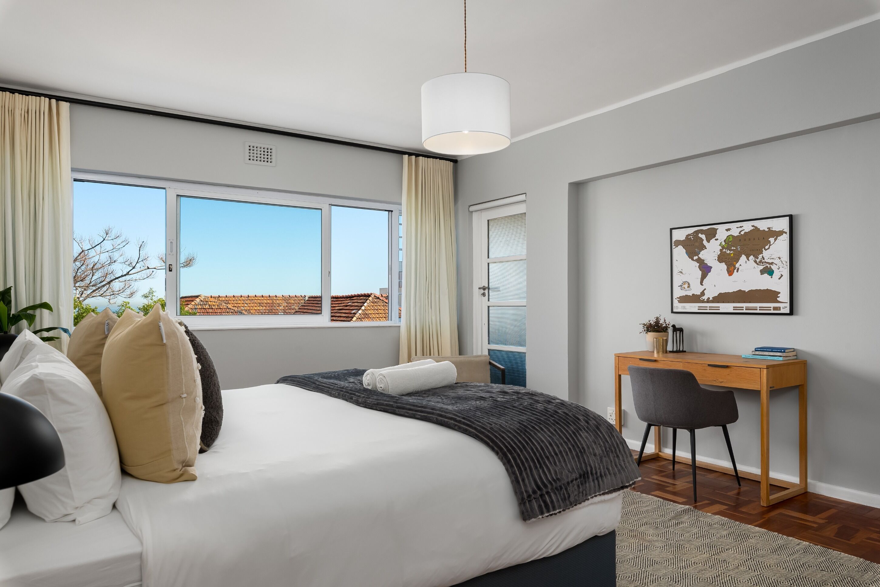 3 chambres, bureau, fer et planche à repasser, accès Internet