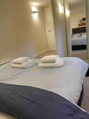 Apartment, 1 Queen Bed with Sofa bed | 1 bedroom, iron/ironing board, free WiFi, bed sheets - Stunning 1-bed Apartment in Salford (Salford)