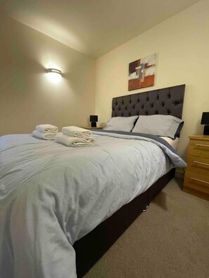 Apartment, 1 Queen Bed with Sofa bed | 1 bedroom, iron/ironing board, free WiFi, bed sheets - Stunning 1-bed Apartment in Salford (Salford)