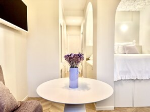 1 bedroom, in-room safe, iron/ironing board, free WiFi