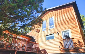 Exterior - Cozy Farmhouse - Jetted Tub + Wood Burning Stove (Black Hawk)