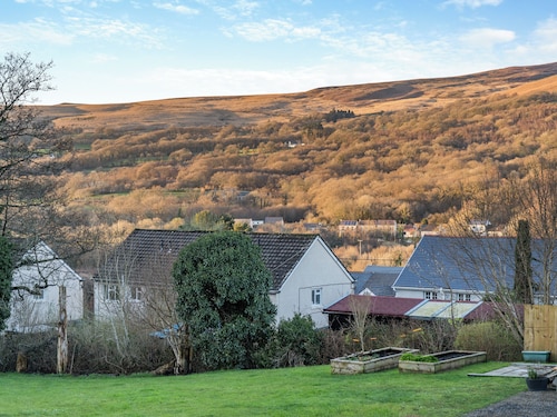 2 bedroom accommodation in Garnant Ammanford