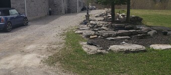 Stone Farm House - 3 bedrooms - private on 100 acres - 20 min from Casino Rama