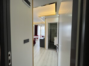 独特双人房 | 办公桌、隔音、免费 WiFi