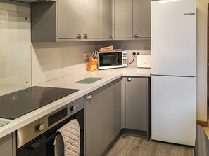 Dishwasher, cookware/dishes/utensils