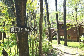 Property grounds - Adorable river front  cabin ,with hot tub on the River (Luray)
