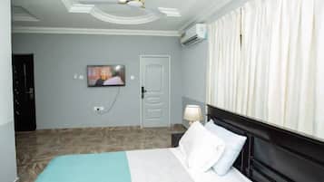 4 quartos, ferros/tábuas de passar roupa, Wi-Fi, roupa de cama
