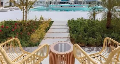Chill at Salty Life, Pool & Balcony, Azha, Sokhna