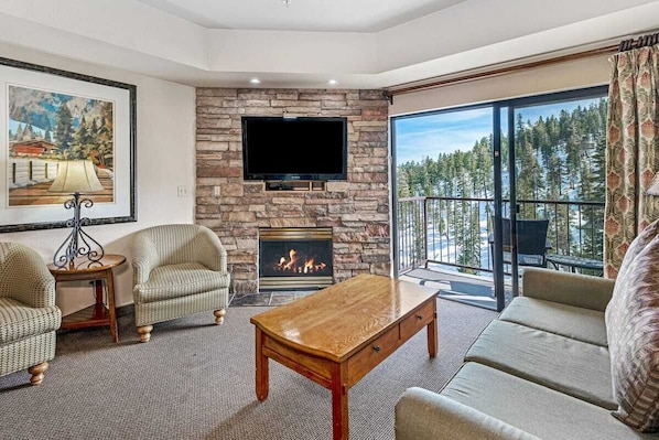 TV, fireplace - A beautiful 4 Diamond rated resort with a complete health spa/fitness room (Stateline)