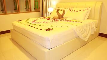 Quarto casal standard | Frigobar, cofres nos quartos, individualmente decorados