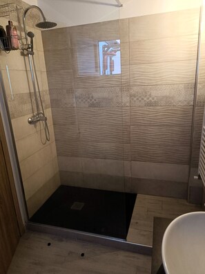 Handtücher, Toilettenpapier