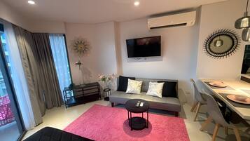 1 soverom, skrivebord, strykejern/-brett og wi-fi (inkludert)