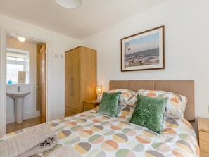 1 quarto, Wi-Fi de cortesia, roupa de cama