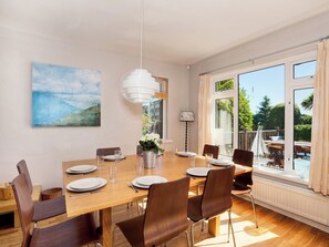 Dining - 3 bedroom accommodation in Paignton (Paignton)