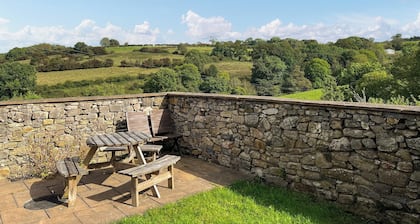 Ravenscliffe Cottage