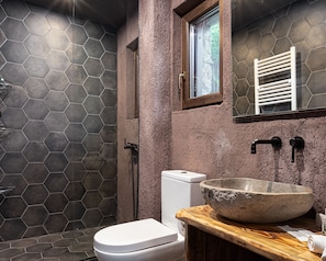 Chalet | Bagno | Doccia, soffione a pioggia, set di cortesia gratuito, asciugacapelli