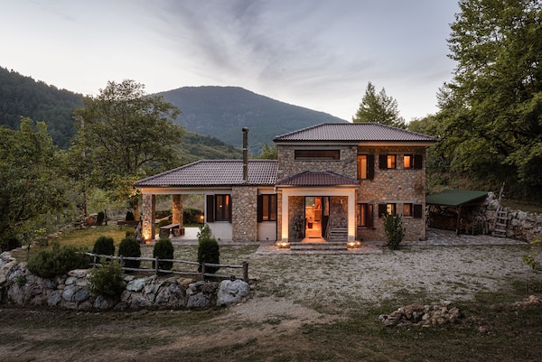Hidden Stone Chalet - Greece