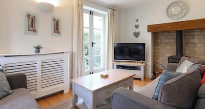 3 bedroom accommodation in Somerford Keynes