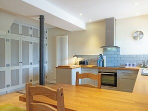 Dishwasher, highchair