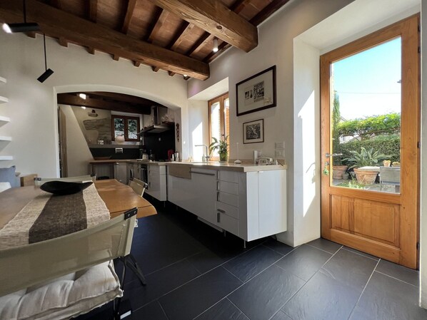 Kühlschrank, Ofen, Herdplatte, Geschirrspüler