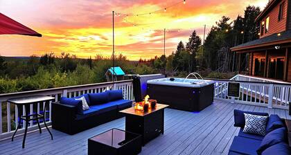 Bear Mountain Lodge - Maine - Guest Lodge