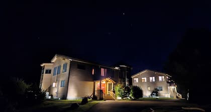 Bear Mountain Lodge - Maine - Guest Lodge